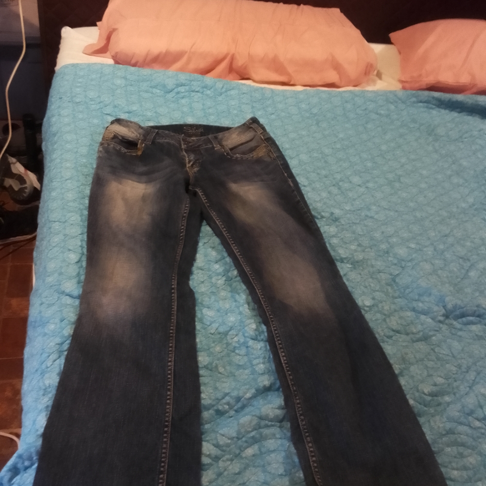 Blue Flare Wide Leg‎ Jeans with Classic Denim Appeal